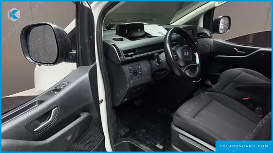 HYUNDAI STARIA TOURER 11-SEATER