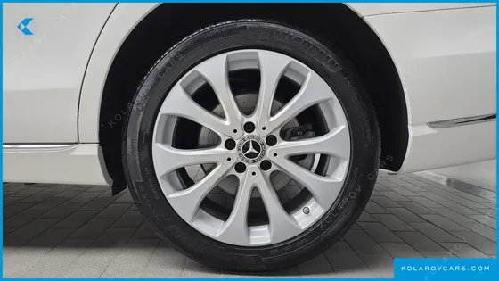 MERCEDES E-CLASS E220D 4MATIC EXCLUSIVE