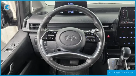 HYUNDAI STARIA TOURER 11-SEATER