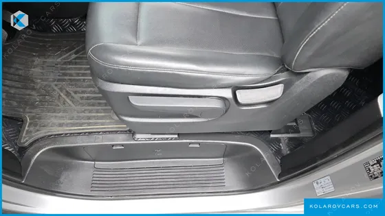 HYUNDAI STARIA TOURER 11-SEATER