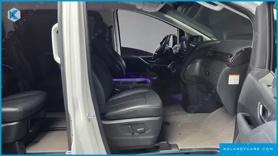 HYUNDAI STARIA HEV 1.6 LOUNGE 9-SEATER