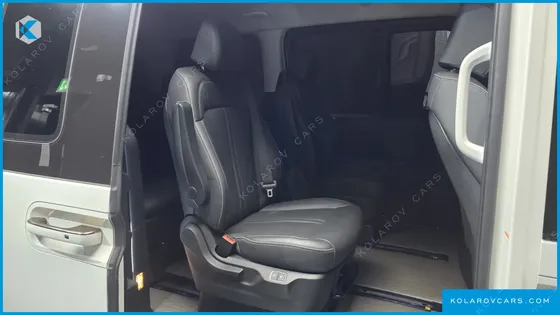 HYUNDAI STARIA HEV 1.6 LOUNGE 9-SEATER