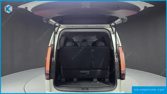 HYUNDAI STARIA HEV 1.6 LOUNGE 9-SEATER