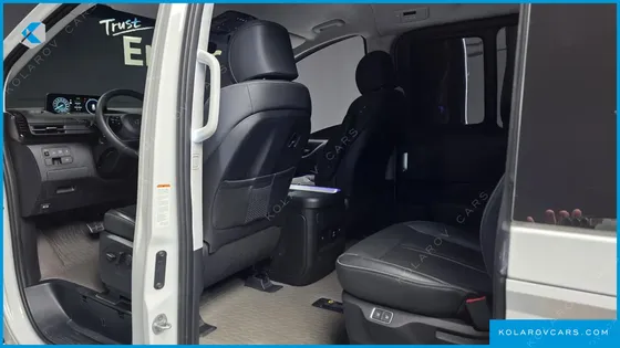 HYUNDAI STARIA HEV 1.6 LOUNGE 9-SEATER