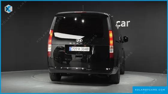 HYUNDAI STARIA TOURER 11-SEATER