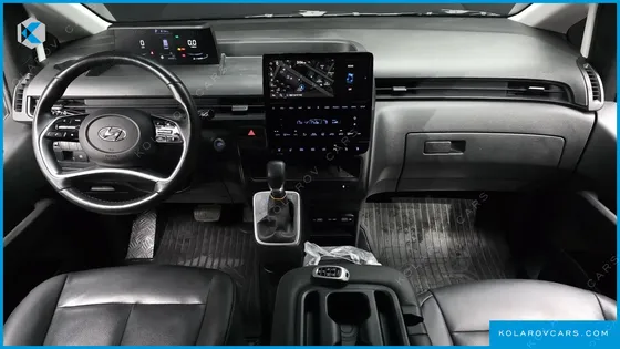 HYUNDAI STARIA TOURER 11-SEATER