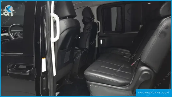 HYUNDAI STARIA TOURER 11-SEATER