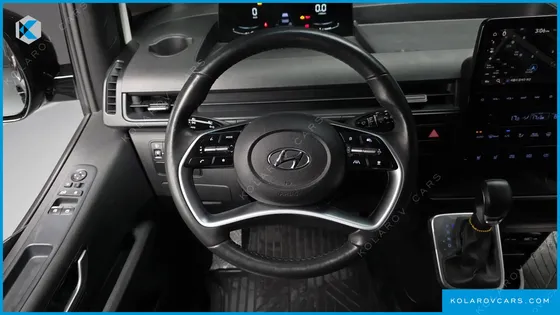 HYUNDAI STARIA TOURER 11-SEATER