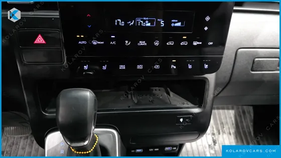 HYUNDAI STARIA TOURER 11-SEATER