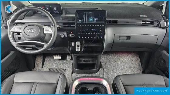 HYUNDAI STARIA L3.5 LOUNGE 9-SEATER