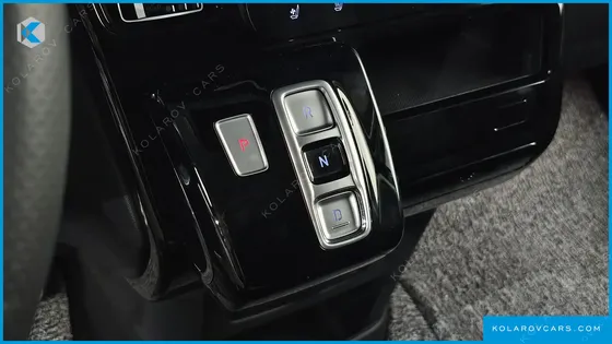 HYUNDAI STARIA L3.5 LOUNGE 9-SEATER