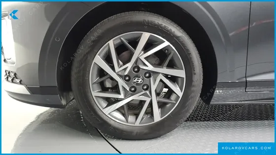 HYUNDAI GRANDEUR 2,5 GASOLINE 2WD