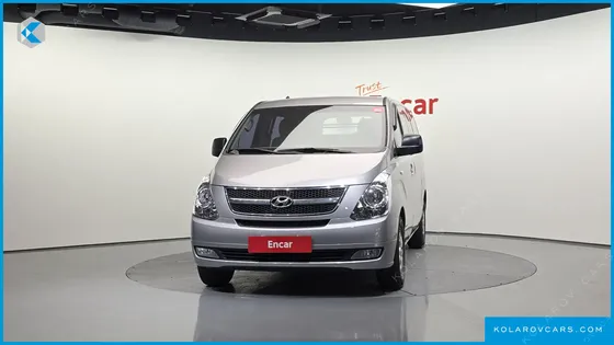 HYUNDAI STAREX 5-SEATER VAN