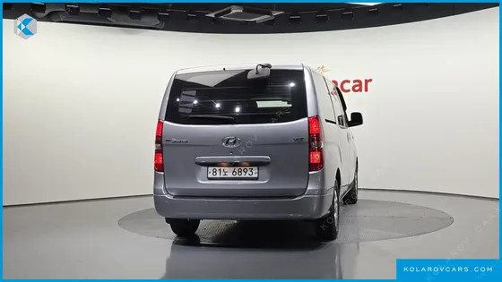 HYUNDAI STAREX 5-SEATER VAN