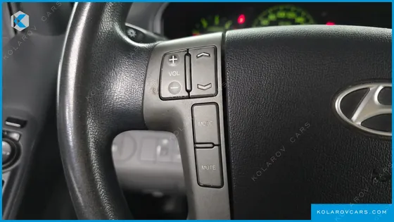 HYUNDAI STAREX 5-SEATER VAN