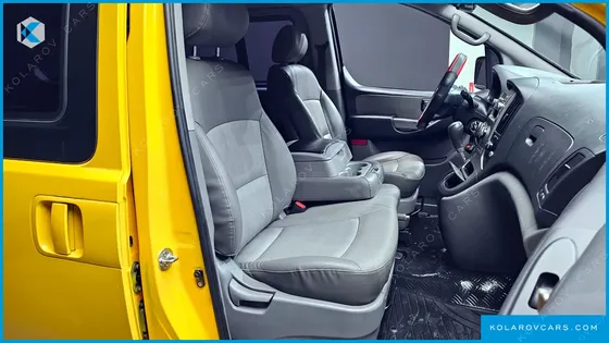 HYUNDAI STAREX WHEELCHAIR LIFT/SLOPE