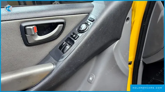 HYUNDAI STAREX WHEELCHAIR LIFT/SLOPE