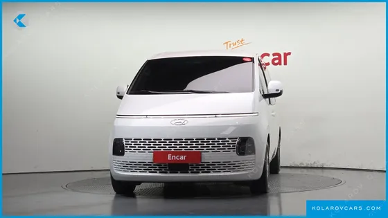 HYUNDAI STARIA L3.5 CARGO 5-SEATER