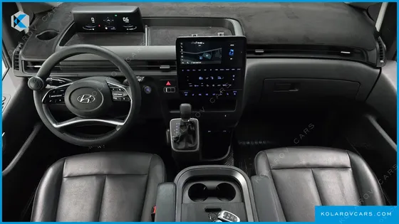 HYUNDAI STARIA L3.5 CARGO 5-SEATER