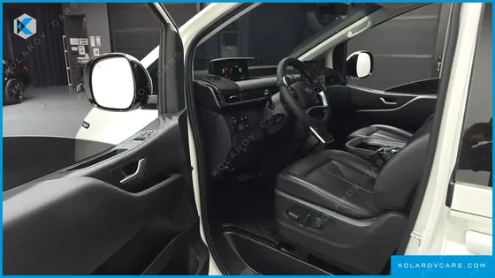HYUNDAI STARIA L3.5 CARGO 5-SEATER