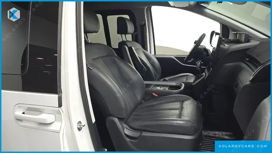 HYUNDAI STARIA L3.5 CARGO 5-SEATER