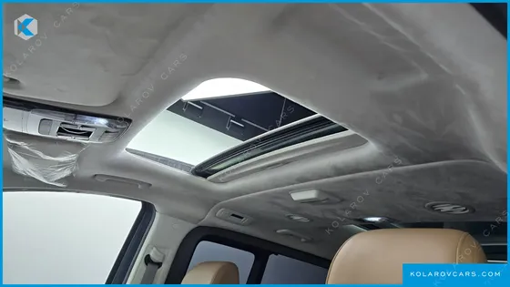 HYUNDAI STARIA 4WD LOUNGE 9-SEATER