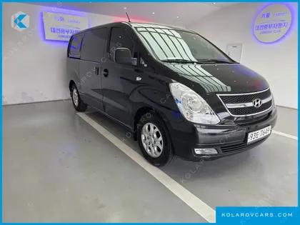 HYUNDAI STAREX 5-SEATER VAN
