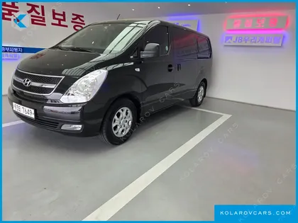 HYUNDAI STAREX 5-SEATER VAN