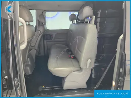HYUNDAI STAREX 5-SEATER VAN
