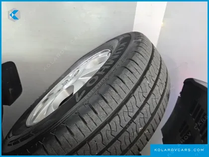 HYUNDAI STAREX 5-SEATER VAN