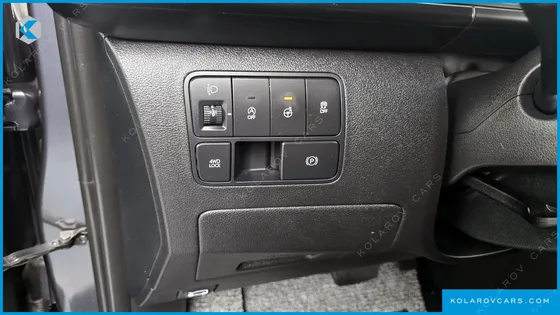 HYUNDAI STARIA 4WD TOURER 9-SEATER