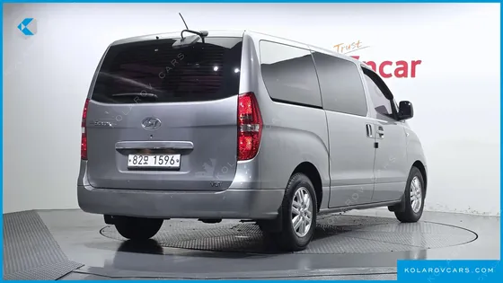 HYUNDAI STAREX 3-SEATER VAN