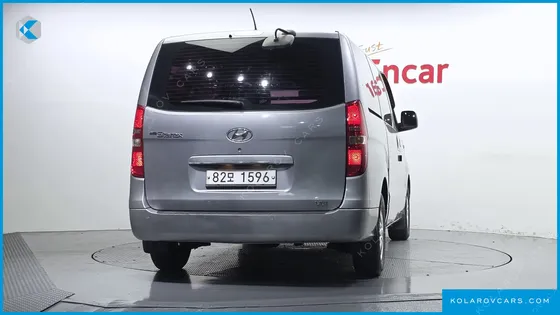 HYUNDAI STAREX 3-SEATER VAN