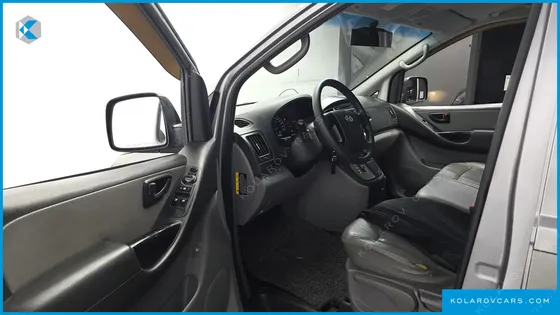 HYUNDAI STAREX 3-SEATER VAN