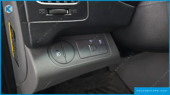 HYUNDAI STAREX 3-SEATER VAN