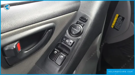 HYUNDAI STAREX 3-SEATER VAN