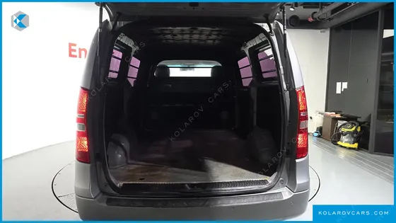 HYUNDAI STAREX 3-SEATER VAN
