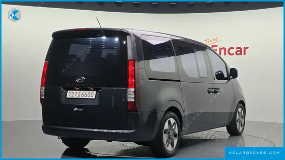 HYUNDAI STARIA TOURER 11-SEATER