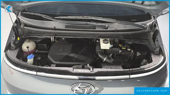 HYUNDAI STARIA TOURER 11-SEATER