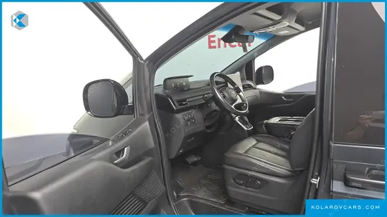 HYUNDAI STARIA TOURER 11-SEATER