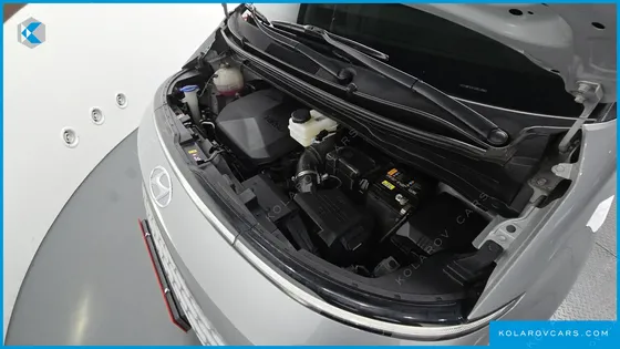 HYUNDAI STARIA CARGO 5-SEATER