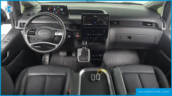 HYUNDAI STARIA CARGO 5-SEATER