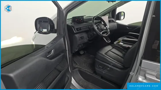 HYUNDAI STARIA CARGO 5-SEATER