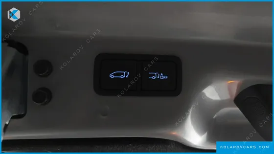 HYUNDAI STARIA CARGO 5-SEATER
