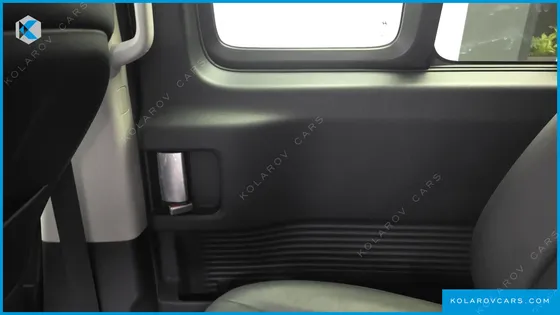 HYUNDAI STARIA CARGO 5-SEATER