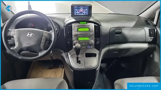 HYUNDAI STAREX 11-SEATER WAGON