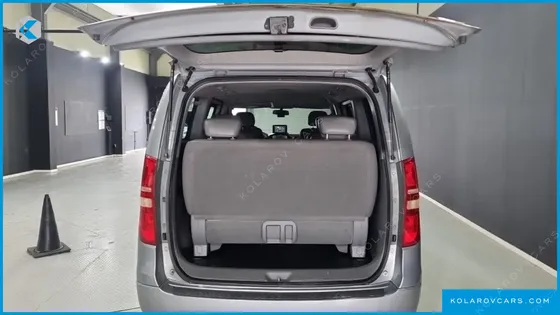 HYUNDAI STAREX 11-SEATER WAGON
