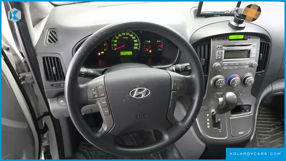 HYUNDAI STAREX 3-SEATER VAN