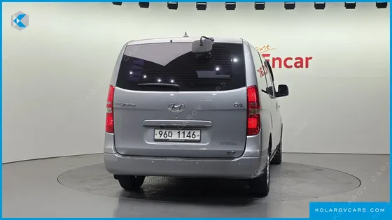 HYUNDAI STAREX 5-SEATER VAN