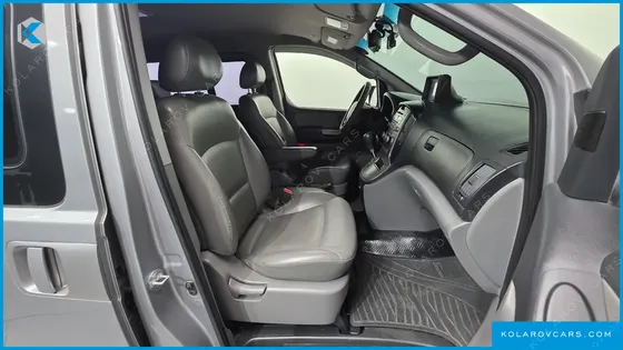 HYUNDAI STAREX 5-SEATER VAN
